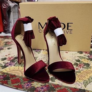 Mode Collective Bordeax Velvet Sage Sandal NWT & Box Size 41 9.5